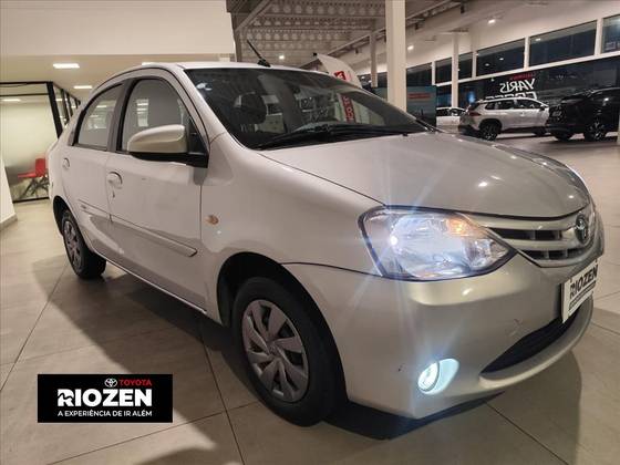 TOYOTA ETIOS 1.5 XS SEDAN 16V FLEX 4P AUTOMÁTICO